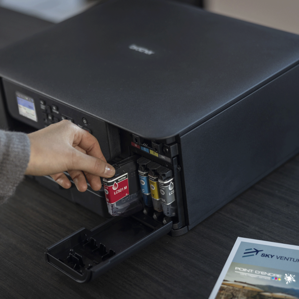 DCP-J1310DW Imprimante jet d'encre multifonction 3-en-1 compacte sans fil. Eligible à notre ABONNEMENT infinite POINT D'ENCRE #ImprimanteBrother #DCPJ1310W #PointDEncre #ImpressionDeQualité #TechnologieSansFil #GestionDesConsommables #AbonnementInfinite #ÉconomieDEncre #ImpressionIllimitée #Écologie #Impression #Rentrée2025 #Professionnels #Étudiants #Familles #InnovationImpression #Productivité #Économie #Créativité #HauteQualité #ImpressionSansStress